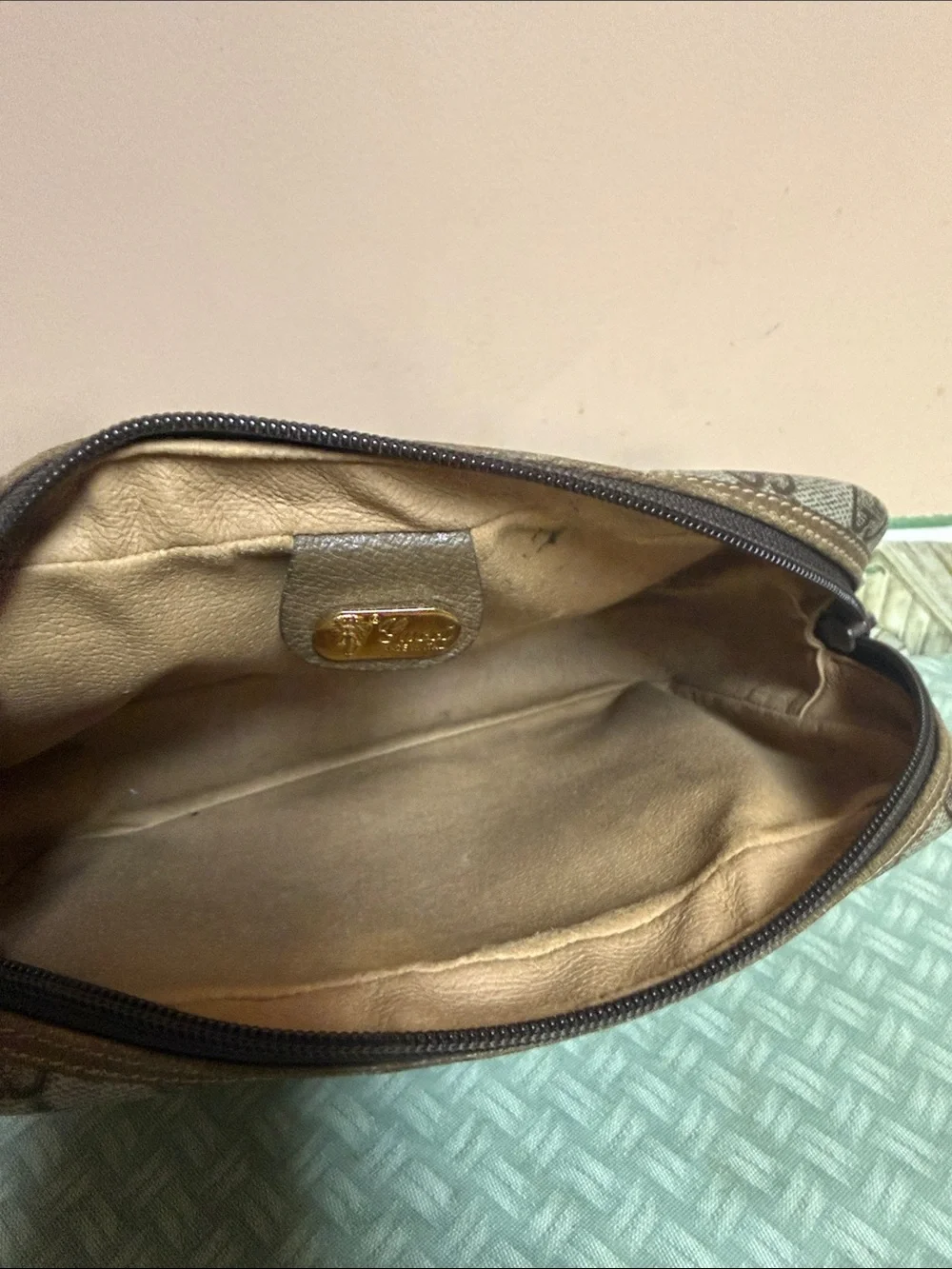 Gucci toiletry bag